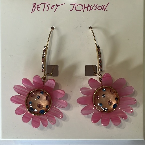 Betsey Johnson Daisy Shepard Hook Earrings Crystals Pink NWT - Picture 5 of 8